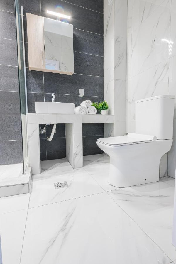 Design Suites Efharis Nea Peramos (Macedonia) Exterior foto